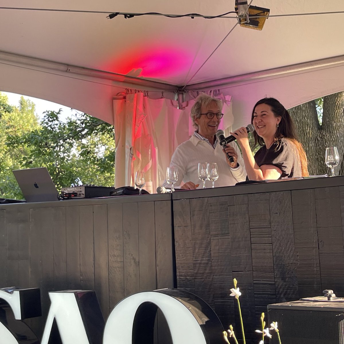 MathieuTraversy's tweet photo. Le 25e Festival Vins et Histoire de #Terrebonne est officiellement lancé! C’est un rendez-vous ce week-end à l’@IledesMoulins ! #fvht #VindrediGroovy @mcgilles @jessicaharnois @CatherineBeauch @le985fm @LaSAQ_officiel @salutbonjour #polmun #polqc @TerrebonneVille @SODECT https://t.co/FHHHOCkW2u