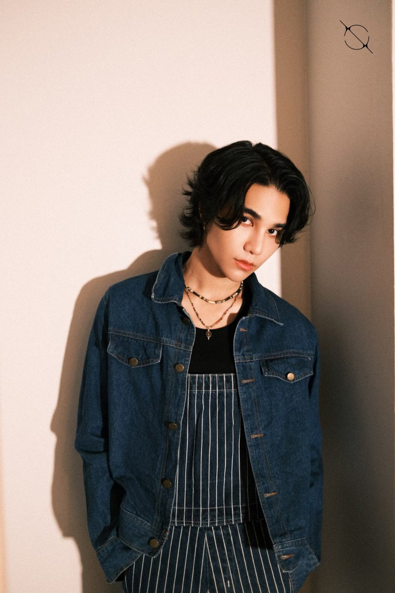 studio_onsaturn's tweet photo. ☔️จะเหงาเพราะฝน หรือโทษฝนเพราะเหงา แต่คุณวันเสาร์  ไม่กินเกาเหลา แค่พกปลาเก๋า ไว้ในกระเป๋า แล้วเหมารถไป..

…เหนื่อยเหมือนกันนะ

#JeffSaturXSIR5 https://t.co/7tgqpl2dCK