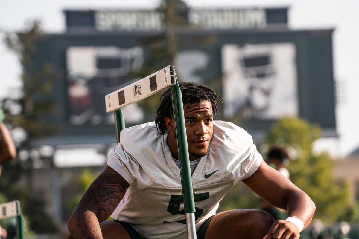 MommaHall2U's tweet photo. 20 days until kickoff!! We either WIN or LEARN; we never lose!! ππ€
#MSU #IsaidWhatiSaid #GetBetterToday #intentionalfocus #weChoppin πͺπͺ https://t.co/H9jUg3tzT4