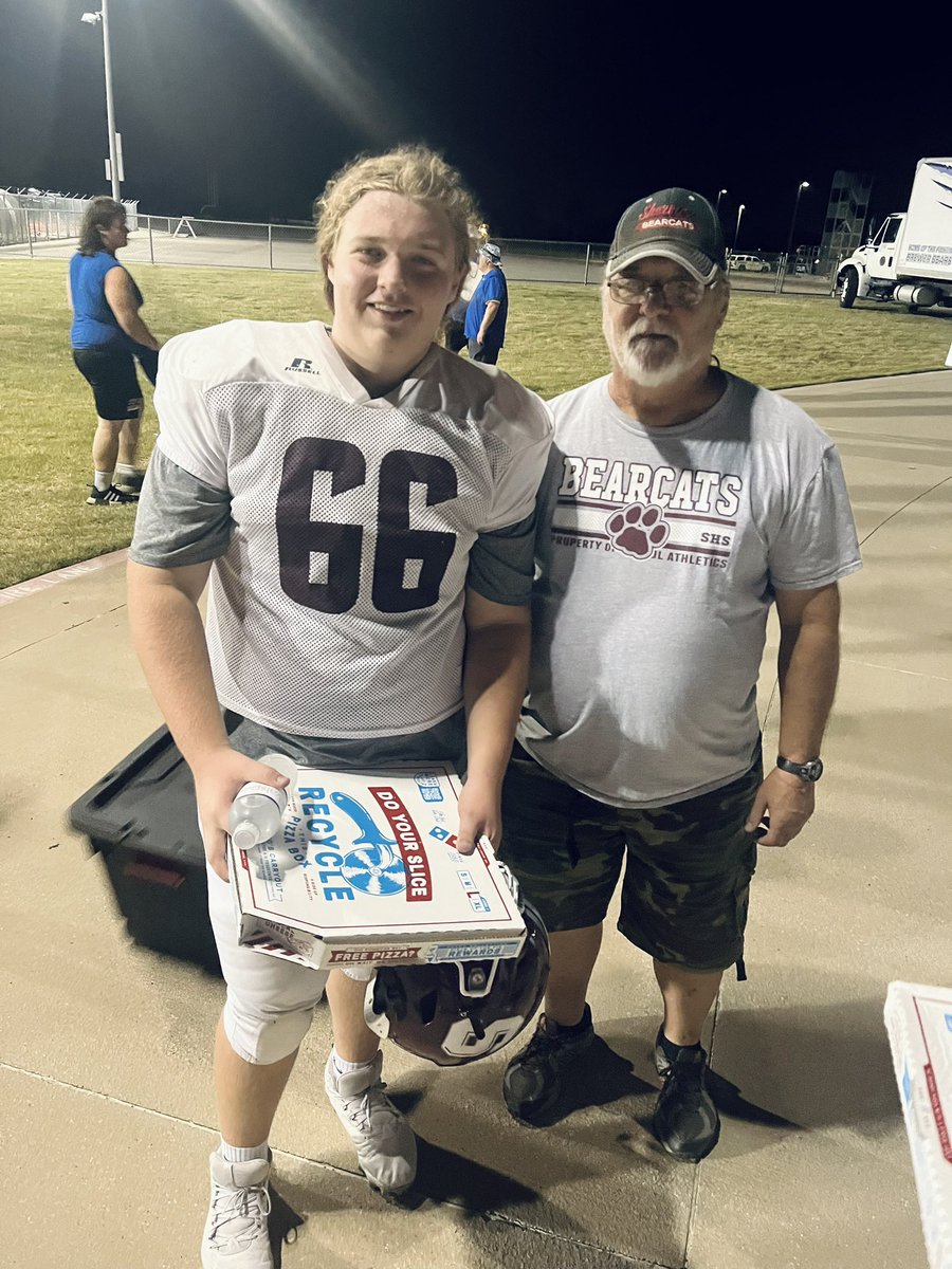 kacieharmon26's tweet photo. Proud of our Bearcats last night on the field!! 🏈 #TTCL #BearcatFootball #ShermanBearcats @SHBearcatFB https://t.co/Ji8nZfZxMr