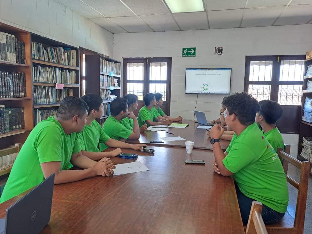 ¡En el Día Internacional de la Juventudes, celebramos el poder de la voz joven en nuestras Casas de Encuentro Juvenil! 🌟Estos espacios son referentes para fomentar la participación y el cambio. Aquí, niñez y adolescencia son los protagonistas, impulsando procesos desde sus voces