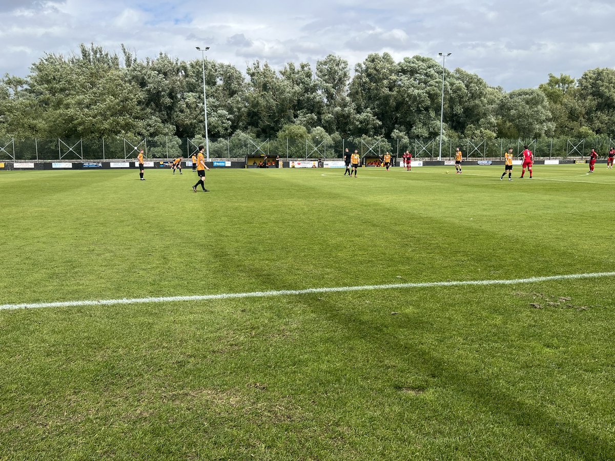 paul_cfy's tweet photo. Good to be back @stowtownfc https://t.co/n63NXk3VNM