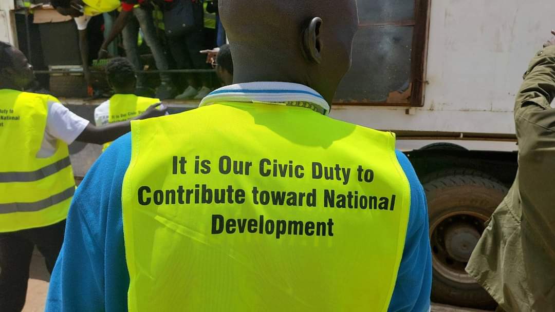 AyuelDavid's tweet photo. I joined a group of young people today in a cleaning exercise to commemorate the international youth day under the theme ;Green Skills for Youth, Towards a Sustainable World. #SSYOC #SabaJedid #ShababNotForSale #SSOT https://t.co/pV3T3q6yKF