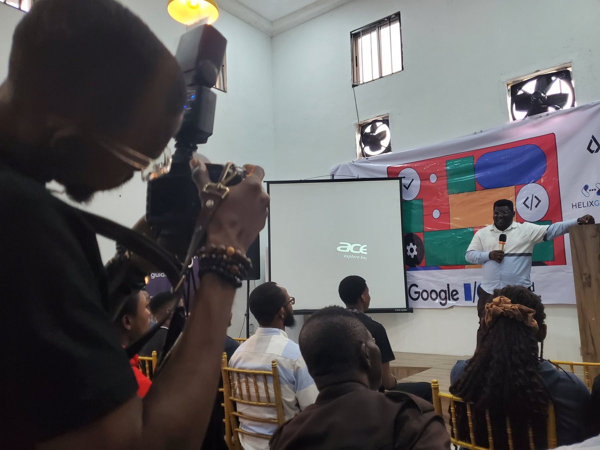 Lex_Jerry's tweet photo. Derrick giving us the startup community info @GDGPHC #GDGPHC #GDGPH #IOExtendedPH23 #GoogleNigeria23 #GoogleDevelopers #DDay #Statbudds #GoogleEvents #GoogleLife https://t.co/VmN000uCol