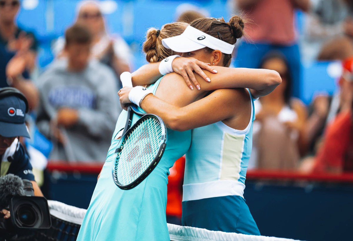 No the way we both wanted this match to end ❤️‍🩹 @Petra_Kvitova you are one of my closest friends but I know you would show this sportsmanship with anyone❤️ and that is why you are a legend in tennis but more importantly a wonderful person🫶🏼