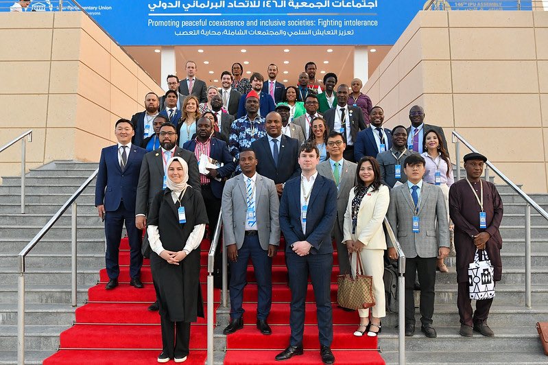 DanCardenMP's tweet image. Over half of the world's population is under 30, but &amp;lt;3% of global legislators are under 30.

As @IPUparliament President of the Forum of #YoungMPs, I am determined to break down barriers to participation and empower more young people to shape our world for the better.

#YouthDay