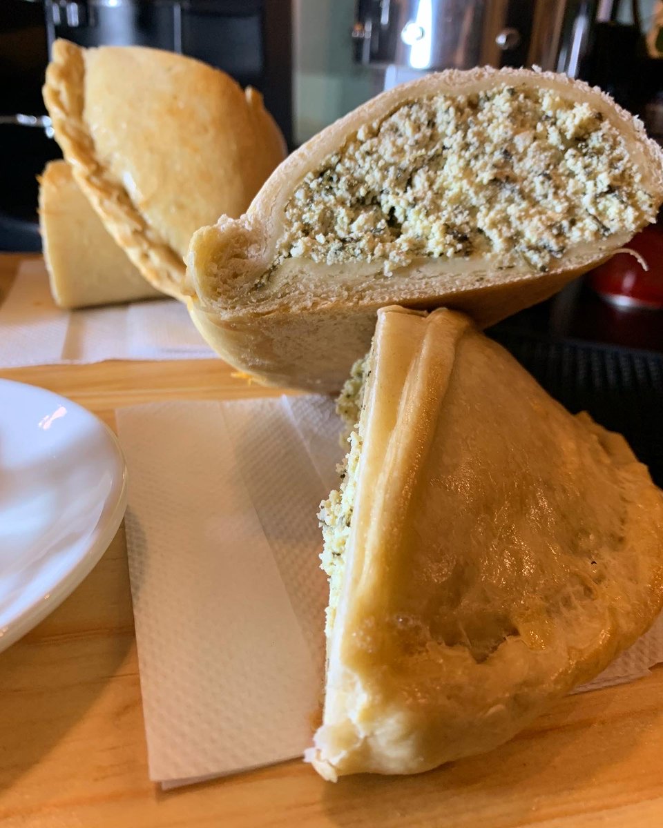 DeleitesPzo's tweet photo. Aquí se viene a Deleitar y a disfrutar sabores únicos que siempre te hacen feliz 

🥟Los pasteles horneados son la sensación 

☕️🥤🧋Tú decides con que los quieres acompañar, todo te va a encantar https://t.co/v8Uee2v8xf