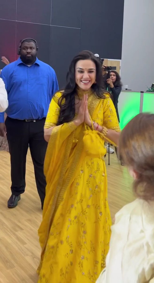 She Looks S💛 radiant <a href="/realpreityzinta/">Preity G Zinta</a>