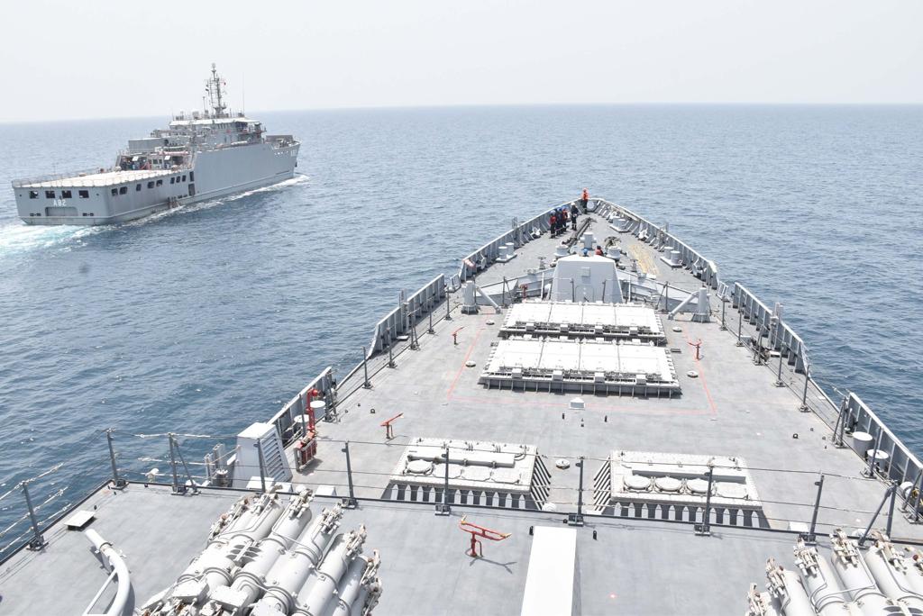 indiannavy's tweet image. #INSVisakhapatnam &amp;amp; #INSTrikand participated in MPX with UAE Naval Forces ships #Baynunah &amp;amp; #AlFutaisi.
Tactical Manoeuvres, Seamanship Evolutions &amp;amp; Communication Drills aimed at augmenting #interoperability &amp;amp; reaffirming #maritimesafety &amp;amp; security. 

pib.gov.in/PressReleasePa…