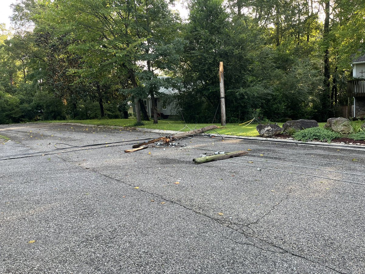 mrushano's tweet photo. Prayers for all our neighbors in Bluff Park,Alabama today!  Our daily dog walk this morning showed us massive damage from fallen trees.  These pics are all a mile from my home. https://t.co/lFnjR2Rv14