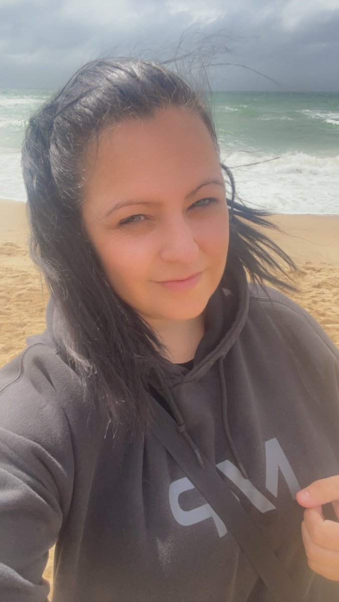 CheekyVic's tweet image. Blowing the cobwebs away #hungover