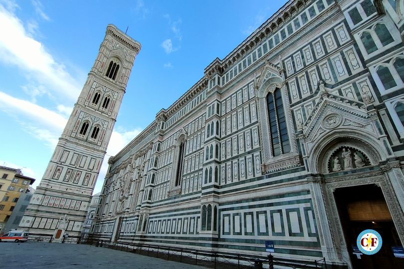 Fiancata sinistra del Duomo e il Campanile di Giotto.
Left flank of the Duomo and Giotto's Campanile.
..
#DuomoSideView
#GiottoCampanile
#ArchitecturalMasterpieces
#FlorenceLandmarks
#GothicGrandeur
#ArtisticWonders
#HistoricalFacade
#IconicDuo
#VerticalMarvels
#TimelessBeauty