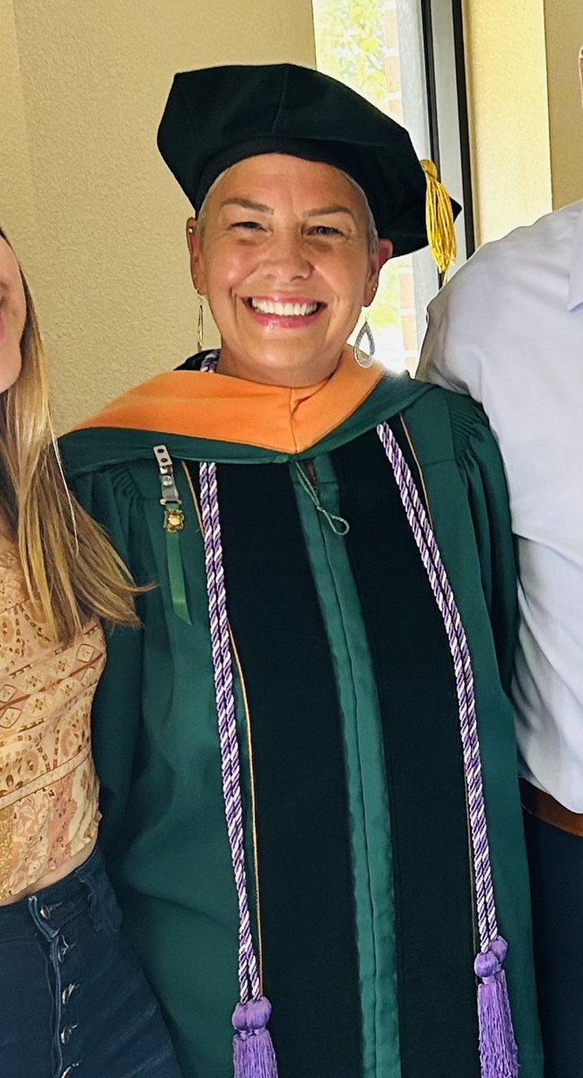 Milner91111's tweet photo. Congratulations, Dr. Gist! We are so proud of you! @JulieGist2 

#baylorgrad https://t.co/Son8qcX4MF