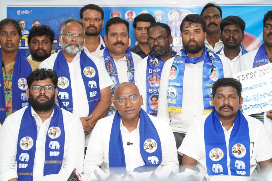 venkateshchowan's tweet image. టీఎస్పీఎస్సీ చైర్మన్,బోర్డు సభ్యులపై నిరుద్యోగులకు నమ్మకం లేదు
*👉 పేపర్ లీకేజీల కుంభకోణం వెనుక కల్వకుంట్ల కుటుంబం హస్తం*
*👉 గ్రూప్-2 అభ్యర్థులపై పెట్టిన కేసులు వెనక్కి తీసుకోవాలి* 
*👉 భారీ పోలీసు బలగాల మధ్య ముగిసిన ఆర్ఎస్పీ సత్యాగ్రహం