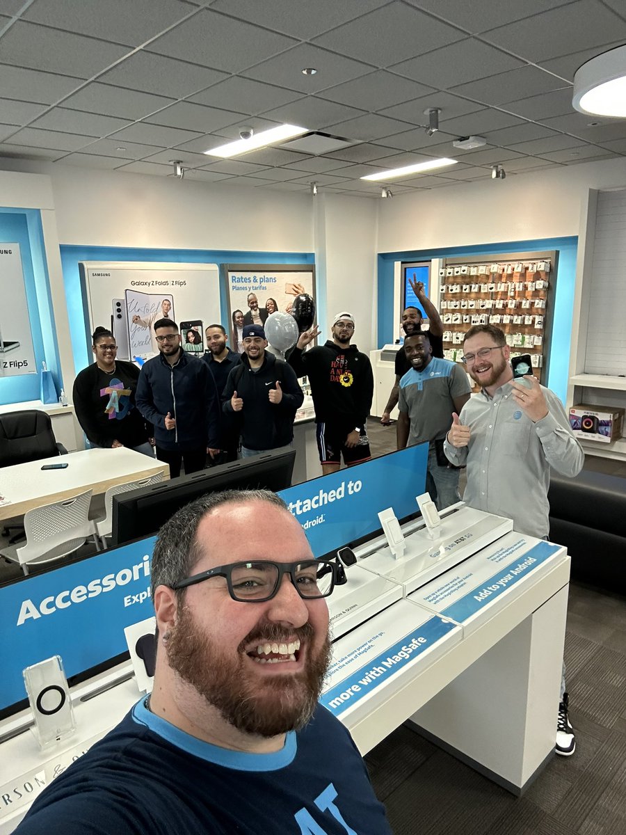 MichaelCruz90's tweet photo. AT&amp;T Rockingham Park Mall is ready to crush it this month, drive growth by getting outside their store, and doing events!!!  @JamesCrowderNE @joak80 @LillardDerick @emilywiper https://t.co/T8V8D9usb0