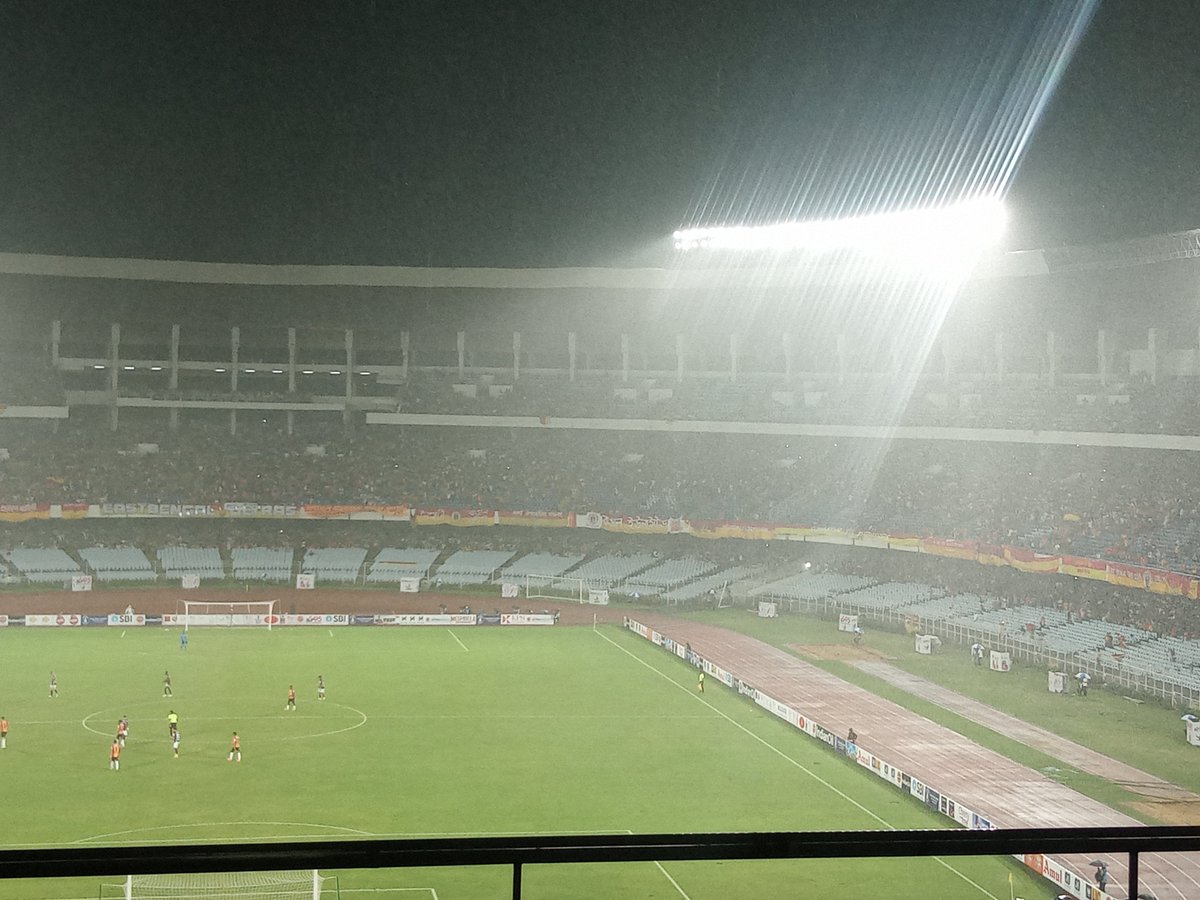 KolkataPlus's tweet photo. Rain poured down in the end to hand 1 nil victory to #EastBengalFC #JOYEB. https://t.co/CRis1R7ceJ