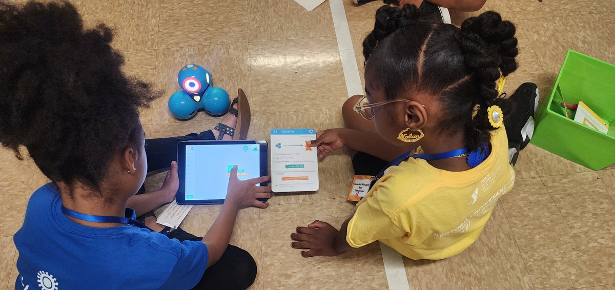 Had a great summer teaching #SummerRising2023 Computer Science to K-5students! TY to @KeshaTownel for making this happen! Students' permission✔ Enjoy the video! drive.google.com/file/d/13Y9dDE… @CSforAllNYC @learningdrive @CCrawfordTech @DOEChancellor .