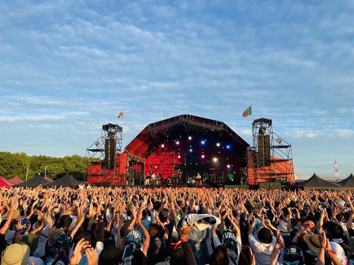 chanmatsu83's tweet photo. 初のRISING SUN ROCK FESTIVAL 2023 in EZO‼️

今日は長めのステージでしたが、ものすごい人が集まってくれて、ものすごい盛り上がりで、ものすごい楽しかったです‼️😆

#スキマスイッチ #RSR23 https://t.co/LJn3aFQn2P