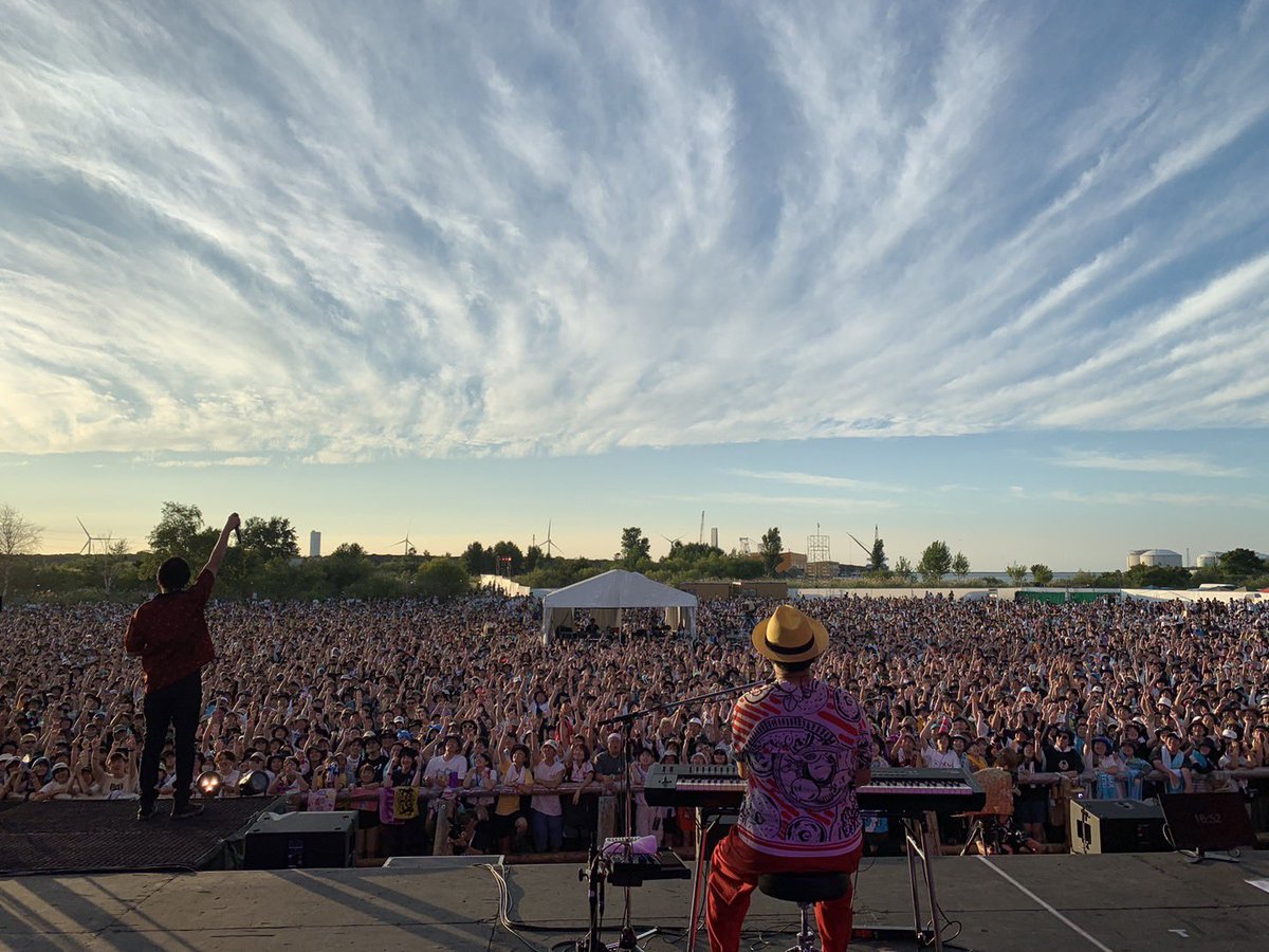chanmatsu83's tweet photo. 初のRISING SUN ROCK FESTIVAL 2023 in EZO‼️

今日は長めのステージでしたが、ものすごい人が集まってくれて、ものすごい盛り上がりで、ものすごい楽しかったです‼️😆

#スキマスイッチ #RSR23 https://t.co/LJn3aFQn2P