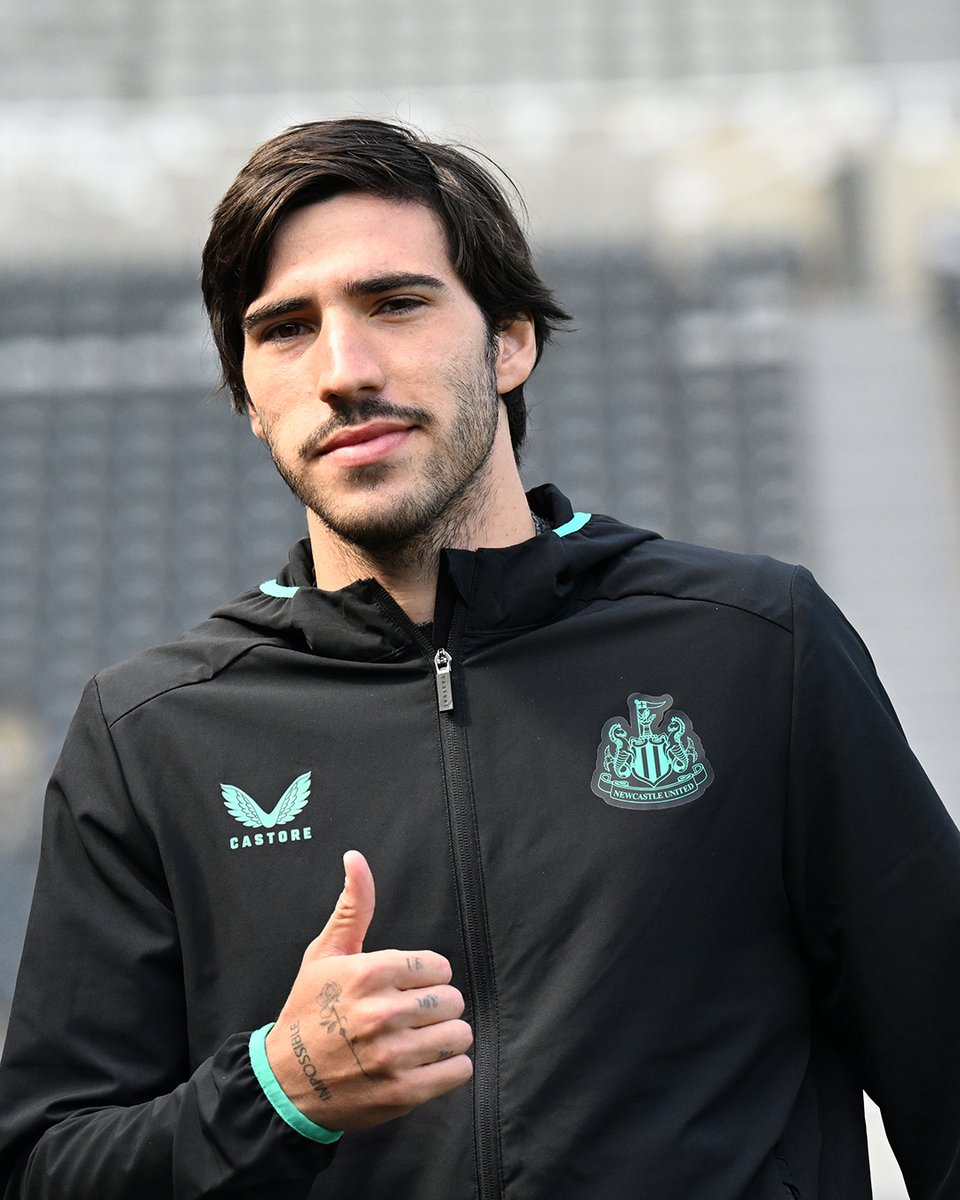 Would you like to see this guy make his Premier League debut this afternoon? 🇮🇹