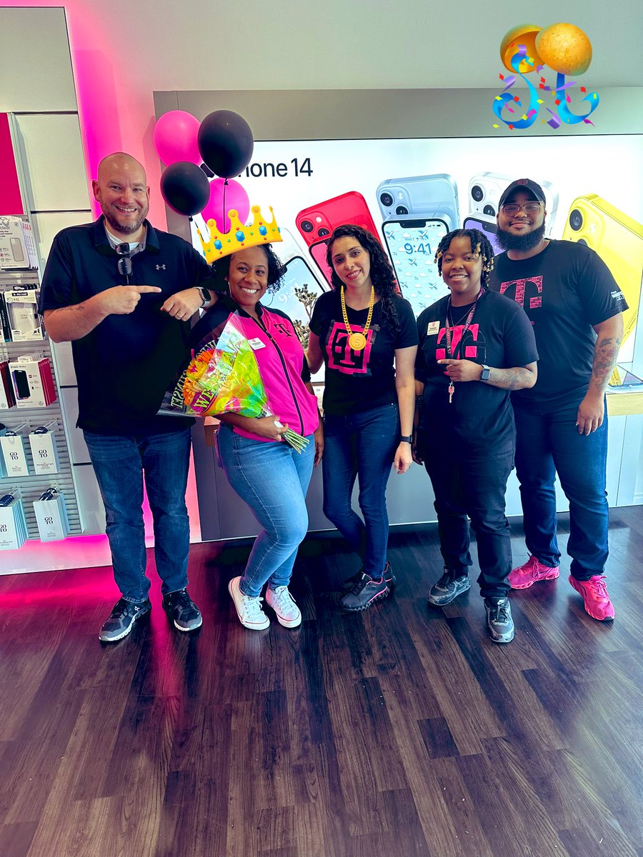 Congratulations to the newest RAM, Shaniqua Walker 🎉🎉🎉 Excited to see her support the Money Making Midtown Team in Atlanta!! @LucyMedrano05 @RyanShiell @JacksonTingley