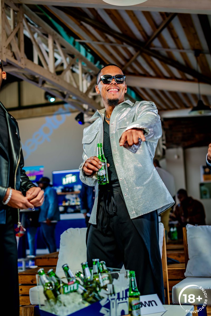 castlelitesa's tweet photo. Usacabanga?  In the meantime here’s a 6 pack’nyana to help you figure out what drip 👖 you’re pulling up in, akere drip is forever!😉 #LiteWKNDS https://t.co/ImLeI7FJl4