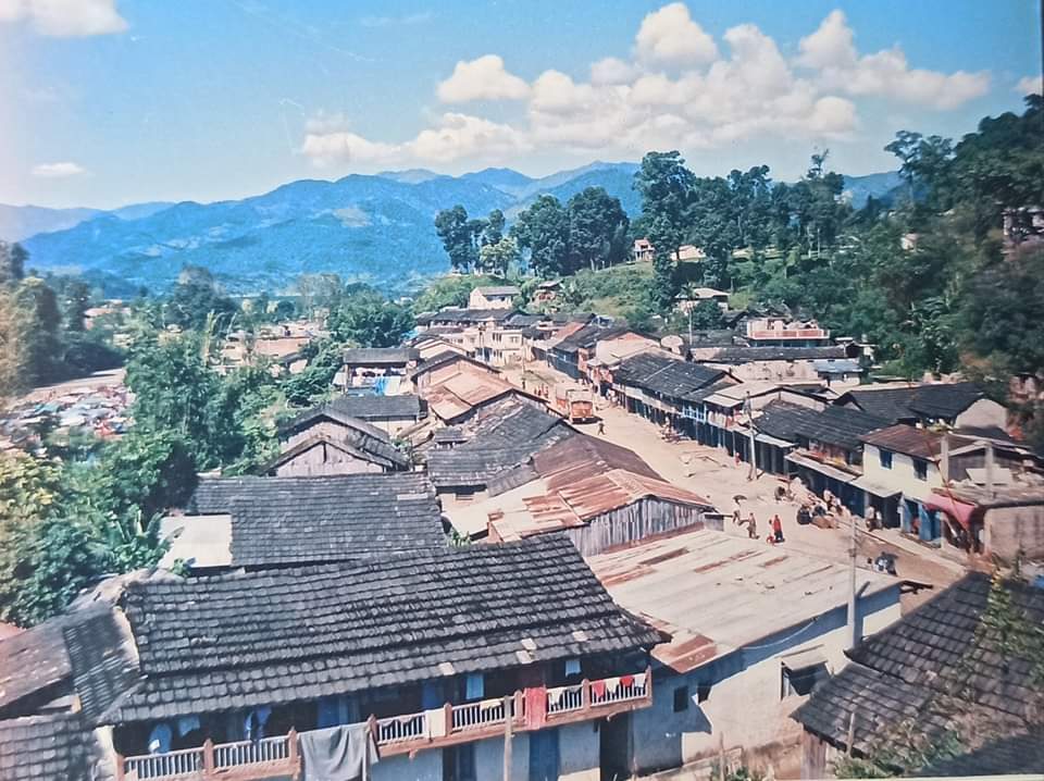 २ दशक अगाडिको सिन्धुलीमाढी । तस्वीर :- दिलिप थापा ।
