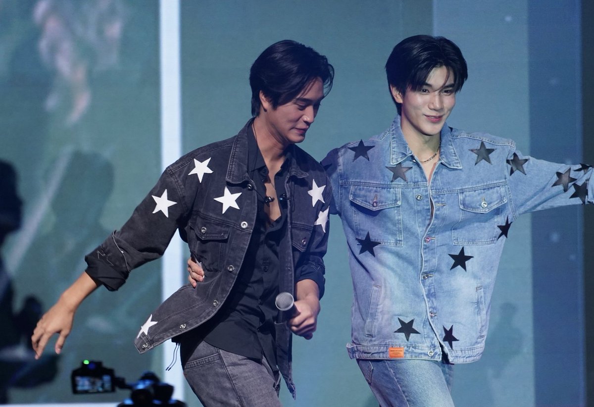 kinkigyo's tweet photo. ก็กอดมานานแล้ว มันคือที่ของพี่จริงๆว่ะ https://t.co/dCtNlF74iP