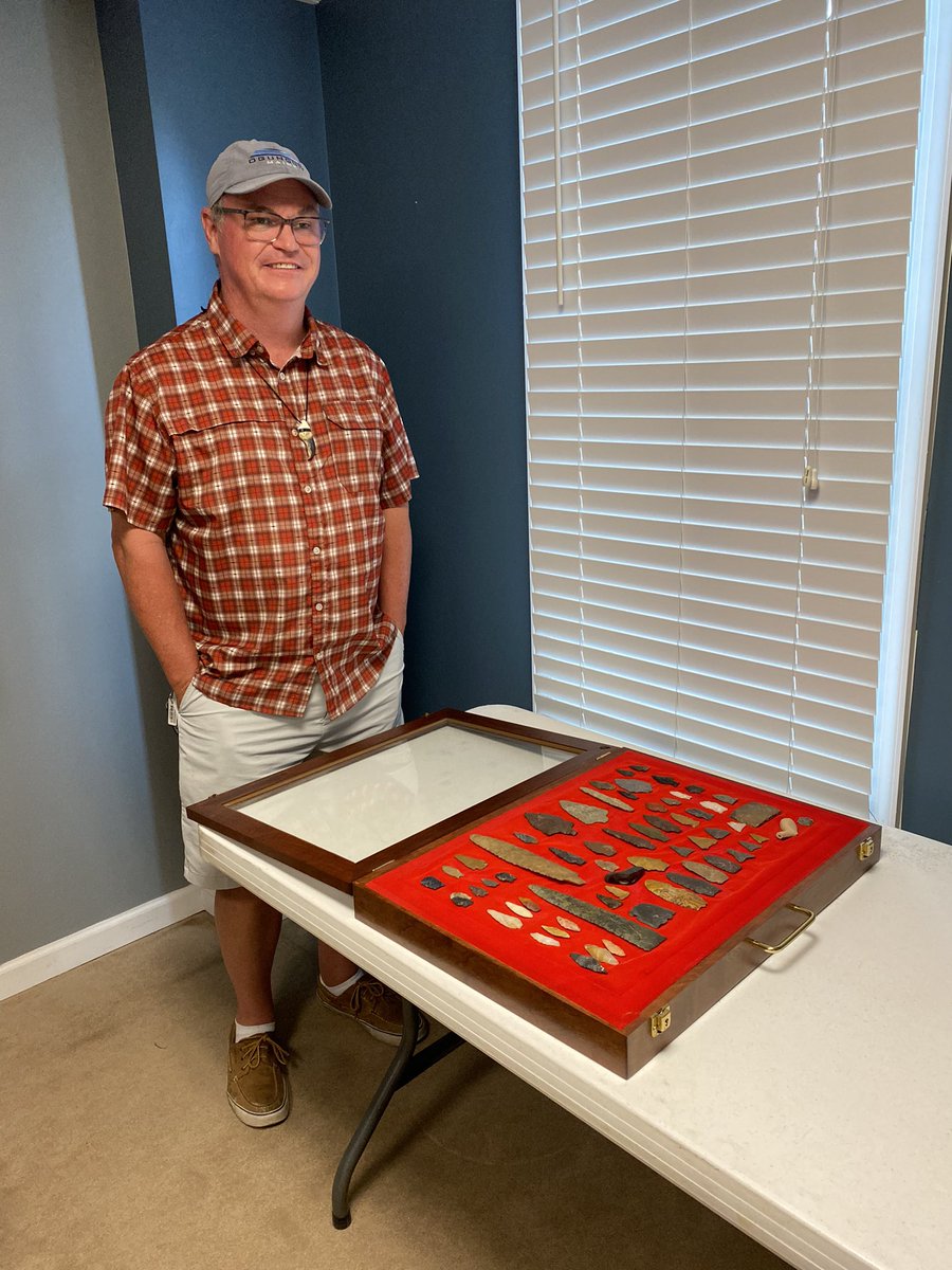 KI_Heritage_Soc's tweet image. Dr Darren Lowery, curator, with the Marks family collection of artifacts spanning 13,000 years of history on Kent Island!  We look forward to displaying these and more at our new Kent Island Heritage Center in the near future! #kentislandhistory #arrowheads #NativeAmericans