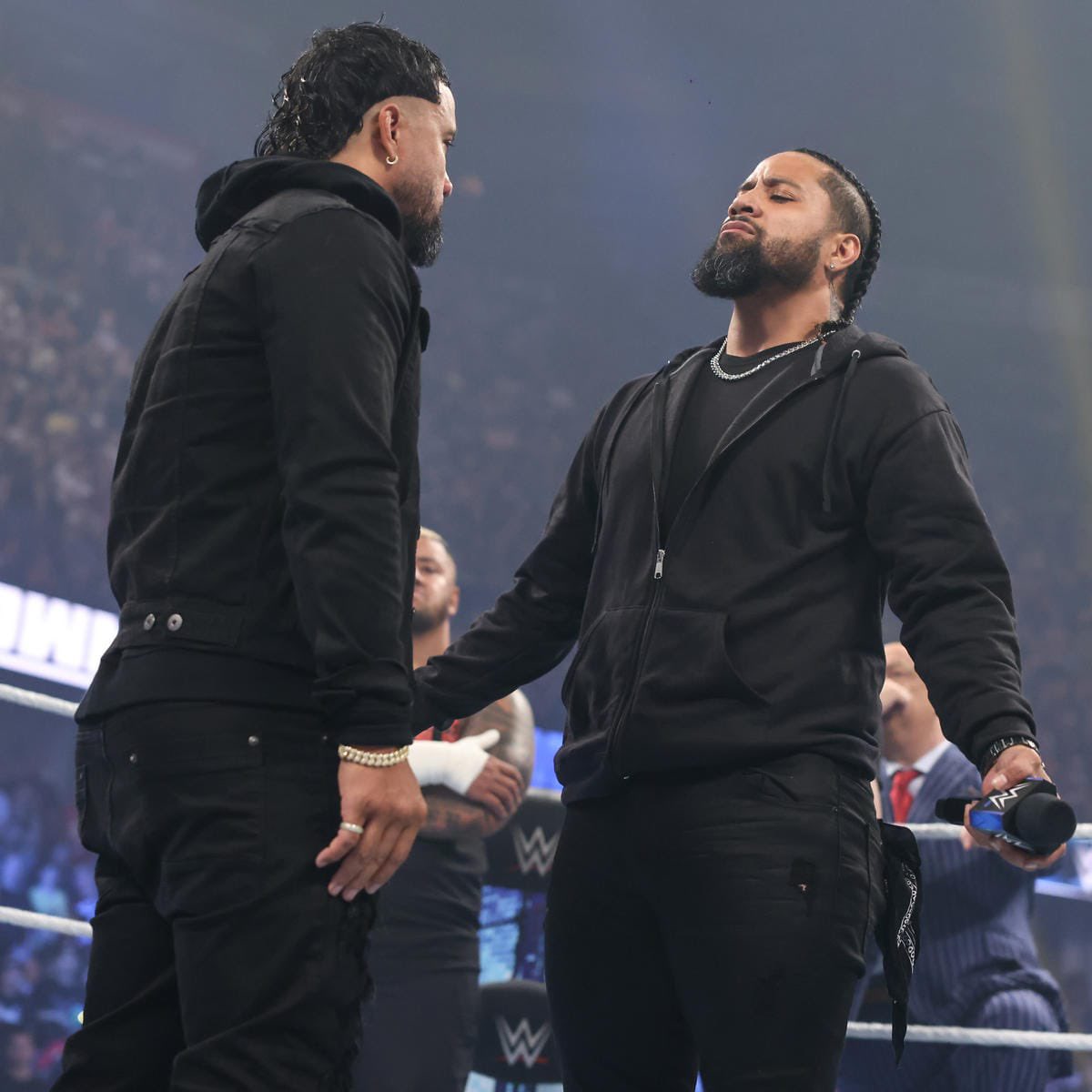 RomanBestPhoto2's tweet photo. WWE #Smackdown photos via https://t.co/p30W255IT2 
#RomanReigns #JimmyUso #JeyUso #PaulHeyman #SoloSikoa #TheBloodline #Smackdown #WWE https://t.co/tyHcnVBV7H