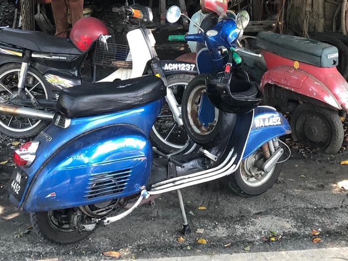 2StrokeSmoke's tweet photo. Atle's 1974 Vespa 150 Sprint Veloce - TSS Registry #AutoShrine https://t.co/NcponQWFrj https://t.co/RvEFQo6alH