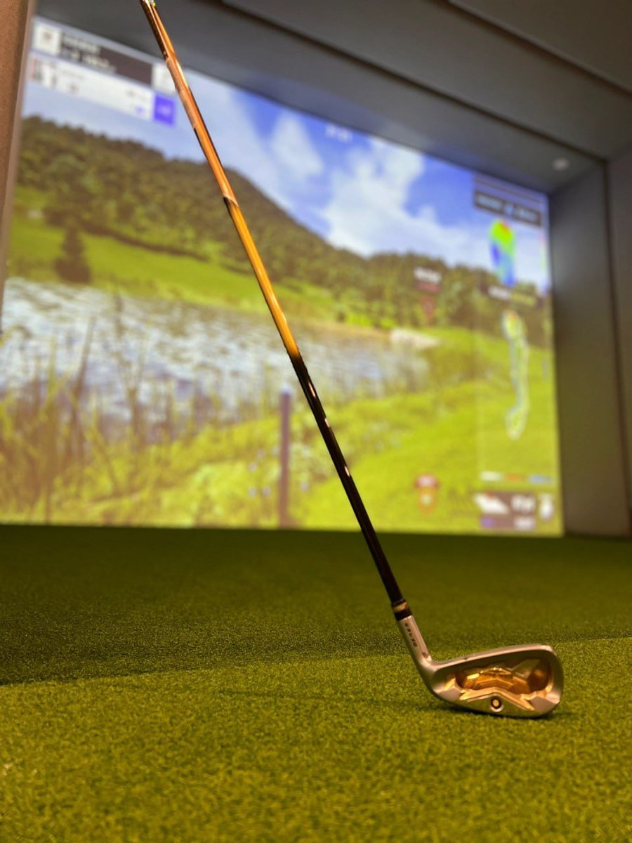 There is only one kind of true heroism in the world, and that is to still love life after seeing the truth of life clearly.