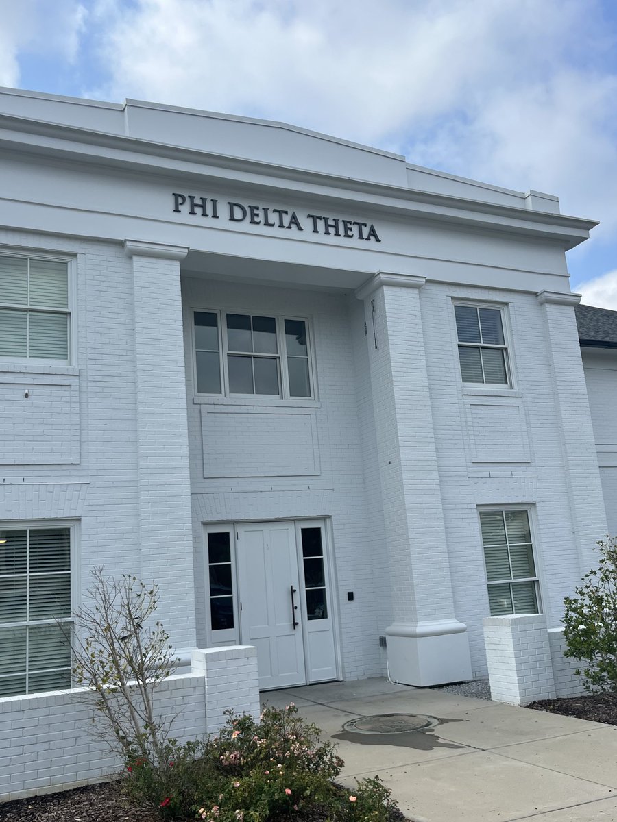 He’s all moved in- living in “The House” this year. Interesting.🥹 Met some of his “brothers”-  really nice and polite young men.😊Great day to celebrate his 20th Birthday! 🎂🎈 Prayers for a great sophomore year! Back on the road heading home. 🛻 #HailState