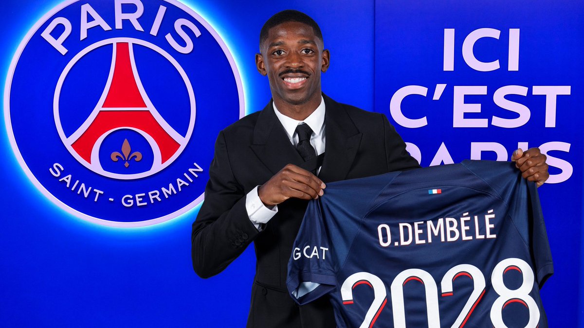 intnewsfr's tweet image. 𝗙𝗢𝗢𝗧𝗕𝗔𝗟𝗟 • Le footballeur français Ousmane Dembélé a officiellement signé au Paris-Saint-Germain jusqu’en 2028. #PSG_inside #dembouz #PSG