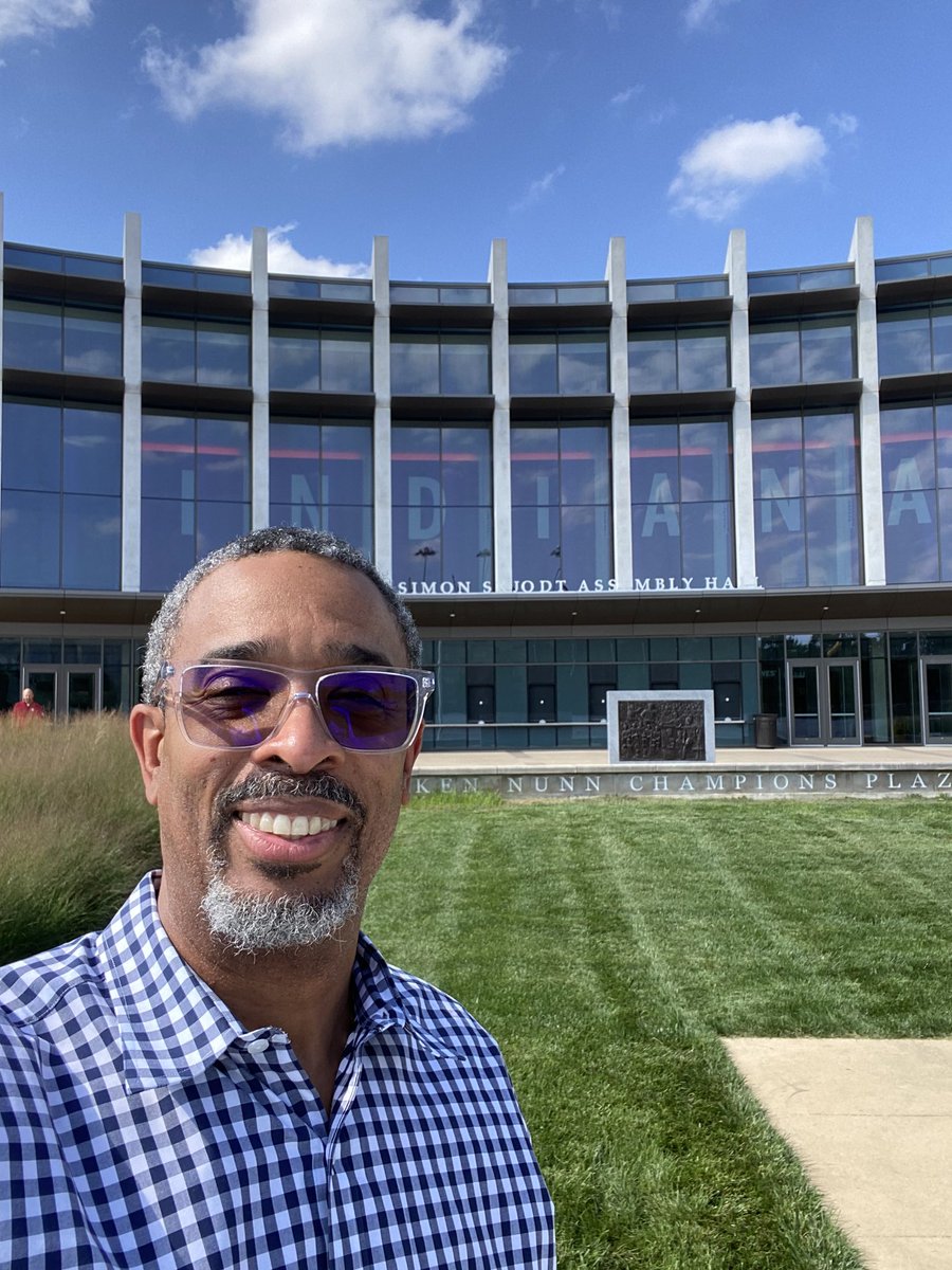 This place just makes you take a selfie! Nice day in Bloomington for <a href="/iuvarsityclub/">IU Varsity Club</a> Board meeting. Keep up the great work! <a href="/IUHoosiers/">Indiana Hoosiers</a>