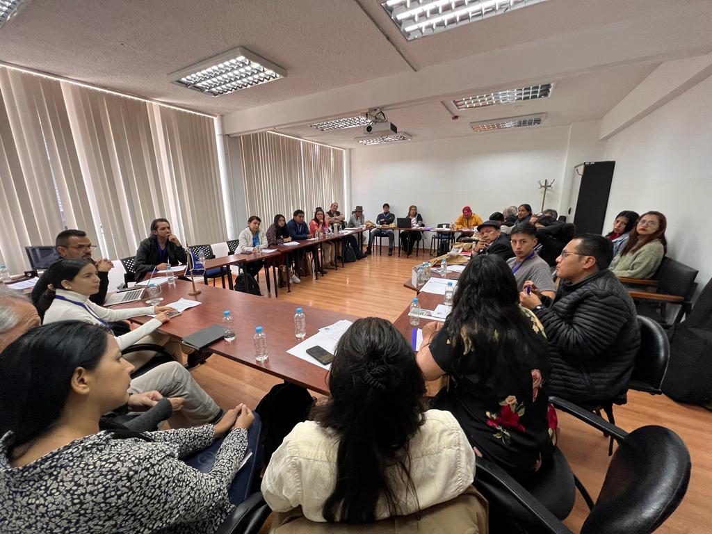 ejurbinap's tweet photo. Desde el I Foro "La Integracion Regional Tarea de los Pueblos. Capitulo Ecuador", las organizaciones sociales reivindican vigencia de @UNASUR, respaldan su reactivacion y su protagonismo por recuperar membresía de su país en nuestro mecanismo suramericano. https://t.co/c1jysIlkg7