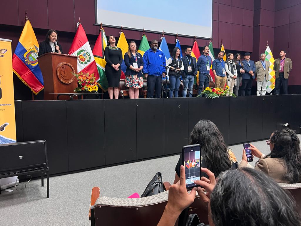 Desde el I Foro "La Integracion Regional Tarea de los Pueblos. Capitulo Ecuador", las organizaciones sociales reivindican vigencia de @UNASUR, respaldan su reactivacion y su protagonismo por recuperar membresía de su país en nuestro mecanismo suramericano.