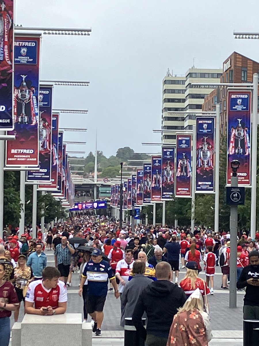 Betfred Challenge Cup at ⁦<a href="/wembleystadium/">Wembley Stadium</a>⁩. Rugby maar dan de leage versie. Spannend halverwege 10-8 voor de Leopards tegen Hull