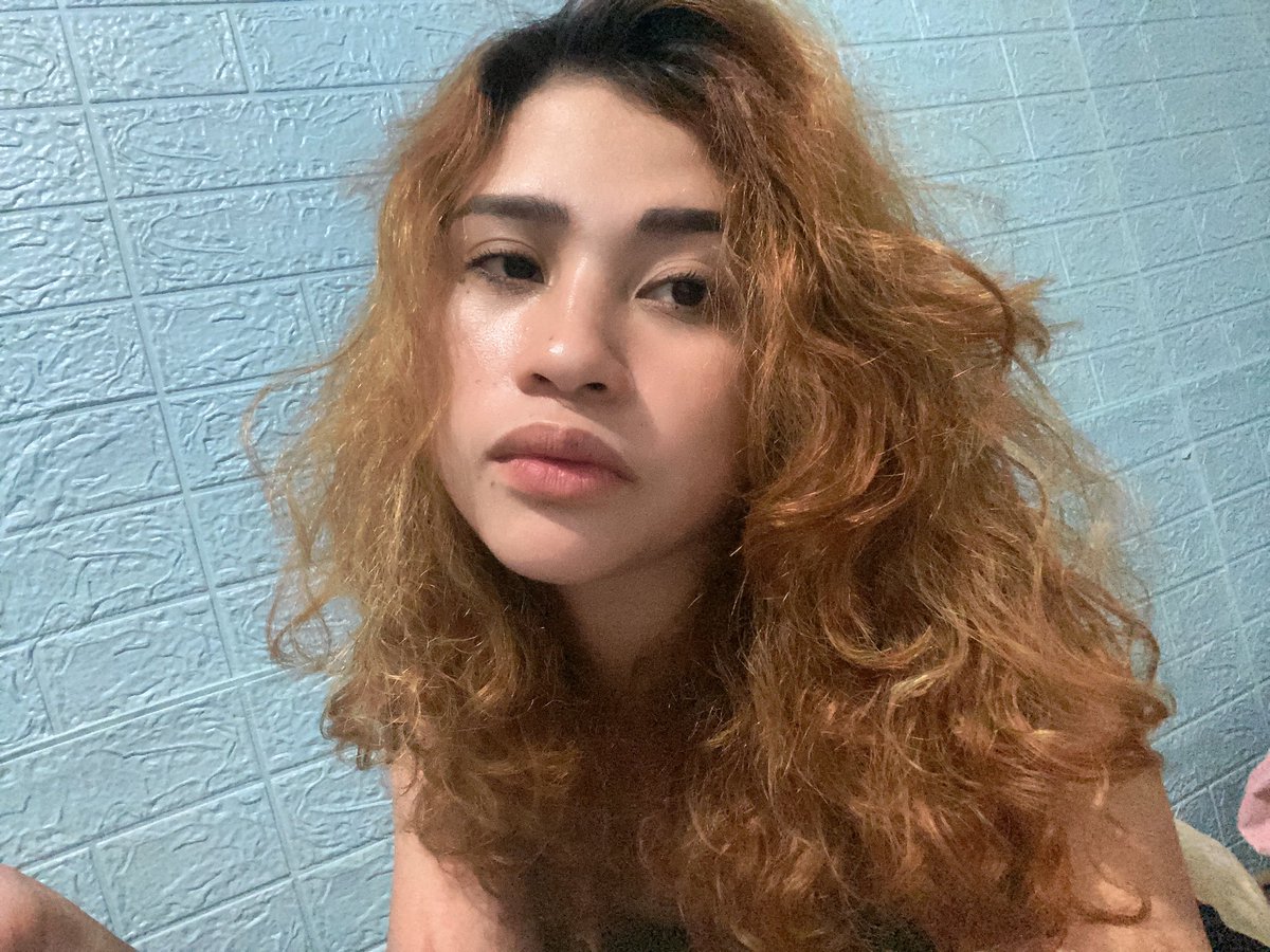 ecaiabarca's tweet photo. Nakapanahon pag selfie oh 😅 https://t.co/KnjlgQsiAk