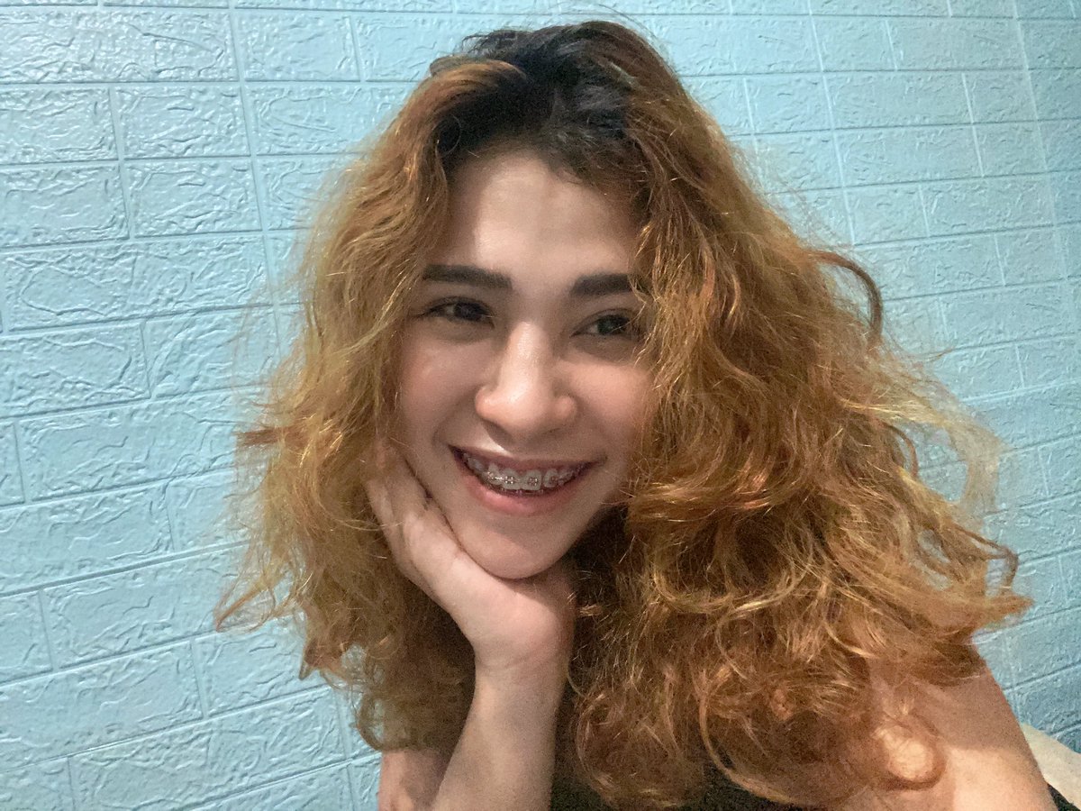 ecaiabarca's tweet photo. Nakapanahon pag selfie oh 😅 https://t.co/KnjlgQsiAk