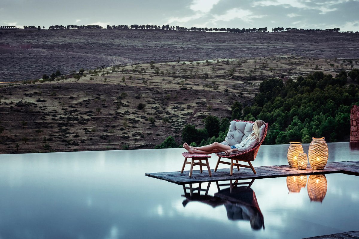 architonic's tweet photo. From cozy patio lounges to sleek garden chairs, explore outdoor seating options that resist the elements while maintaining their visual appeal. https://t.co/vxBaD3TlT0 https://t.co/pj5Y5cLLBa