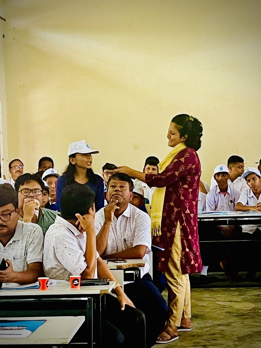 ias_arjit's tweet photo. 🌊🎓 Where learning meets laughter, &amp; skills sail with smiles!
Witnessing magic at #Assam's Jaldoot Jalshala as our young water ambassadors embark a journey of learning flowing towards a brighter, water-secure tomorrow! 💧
#JJM #Jalshala #AssamJaldoot #WaterWarriors #WaterHeroes https://t.co/DOBNtlYOeQ