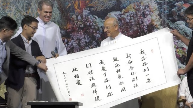opusdei_es's tweet photo. Ya disponible una crónica detallada con fotos y vídeo de todos los encuentros que ha mantenido mons. Fernando Ocariz en su paso por Filipinas. Ahora continuará su viaje pastoral en Australia y Nueva Zelanda. No dejes de rezar por él y estas visitas. https://t.co/QBMrJi5kZB https://t.co/SGorPGaZHC