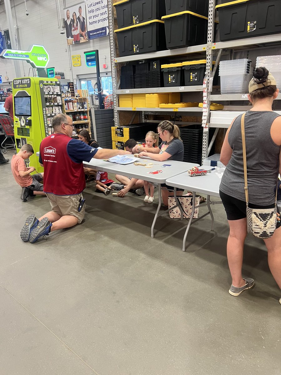 Lowes627 tweet media