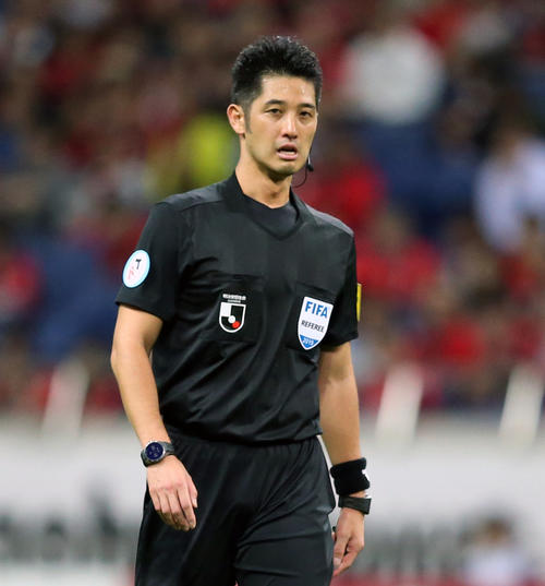 otokoomisero's tweet photo. 試合後に何を言っても変わらない
けど、今後の日本サッカー界のためにも審判を辞めることをおすすめいたします https://t.co/UVTxkoWTTj