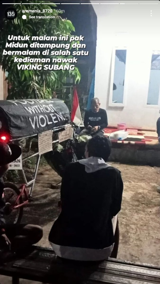 indosupporter's tweet photo. 🚨 UPDATE PAK MIDUN

Malam ini sampai di Subang. Pak Midun beristirahat di salah satu kediaman suporter Viking Subang.

Besok lanjut perjalanan melalui jalur Karawang - Bekasi. Bagi teman-teman suporter silahkan dikawal & dibantu demi kelancaran perjuangan Pak Midun.

#UsutTuntasTragediKanjuruhan