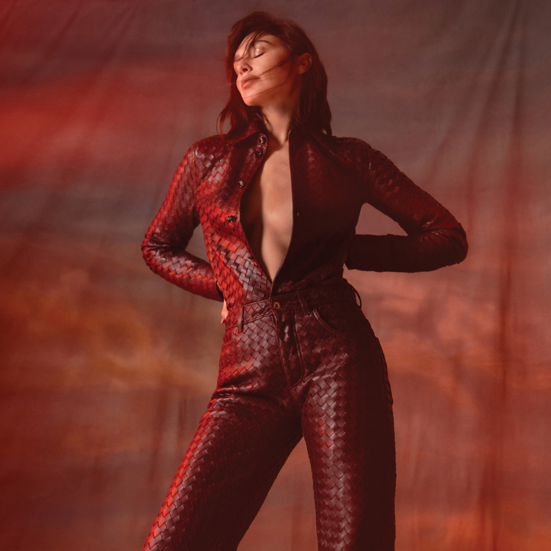 ExecutorRomano's tweet image. The world's on fire. 

And she lit the match.