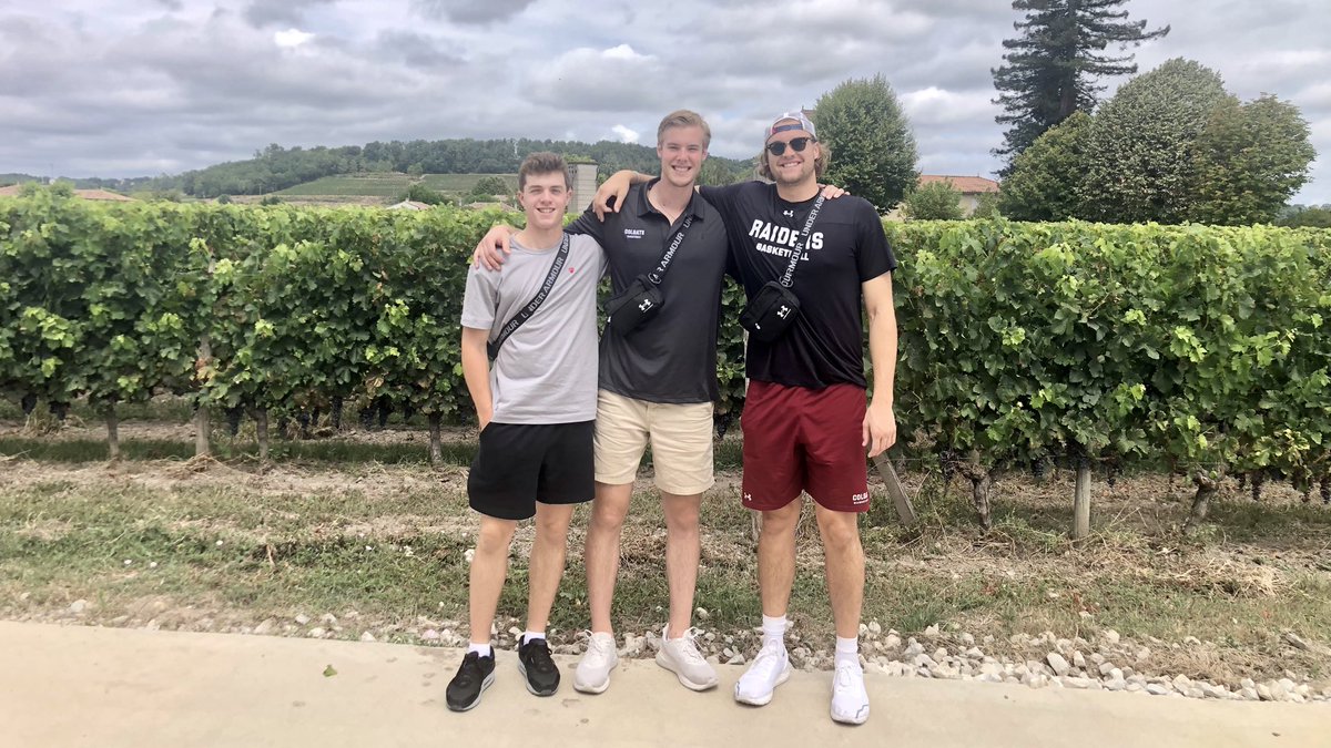 ColgateMBB's tweet photo. Exploring, lunch, and a winery tour in Sant Emilion 🍷

#GoGate | #GateToFrance https://t.co/GRIDU8n9zq