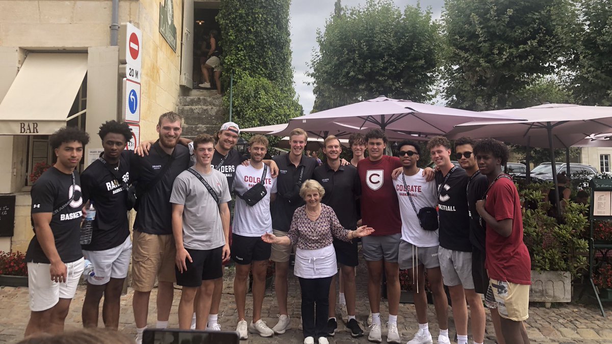 ColgateMBB's tweet photo. Exploring, lunch, and a winery tour in Sant Emilion 🍷

#GoGate | #GateToFrance https://t.co/GRIDU8n9zq