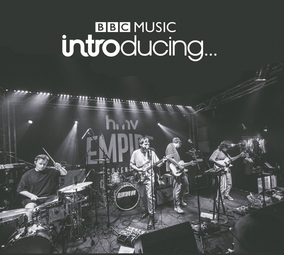 Thanks for all the support for ‘Simple Pleasures’ so far! Tonight it’s getting a spin on @bbcintroducing courtesy of @KerrieCosh 🥳 Give it a listen and let us know what you think! ❤️